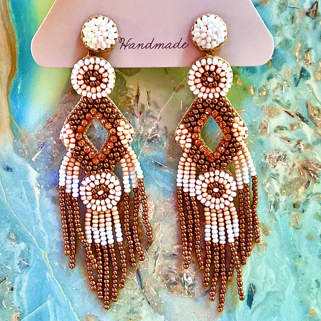 Nwt Gorgeous Deepa Gurnani Beaded Chandeliers